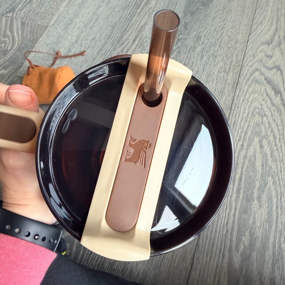 Post Malone x Stanley Quencher H2.0 FlowState Tumbler with Quencher Pouch Belt - Picture 9 of 16